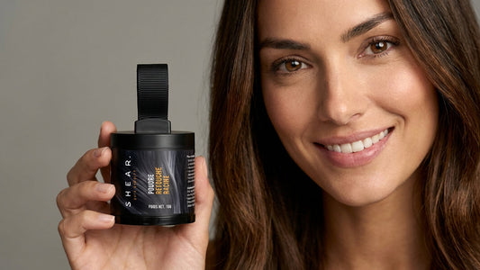 Comment camoufler les cheveux clairsemés ?