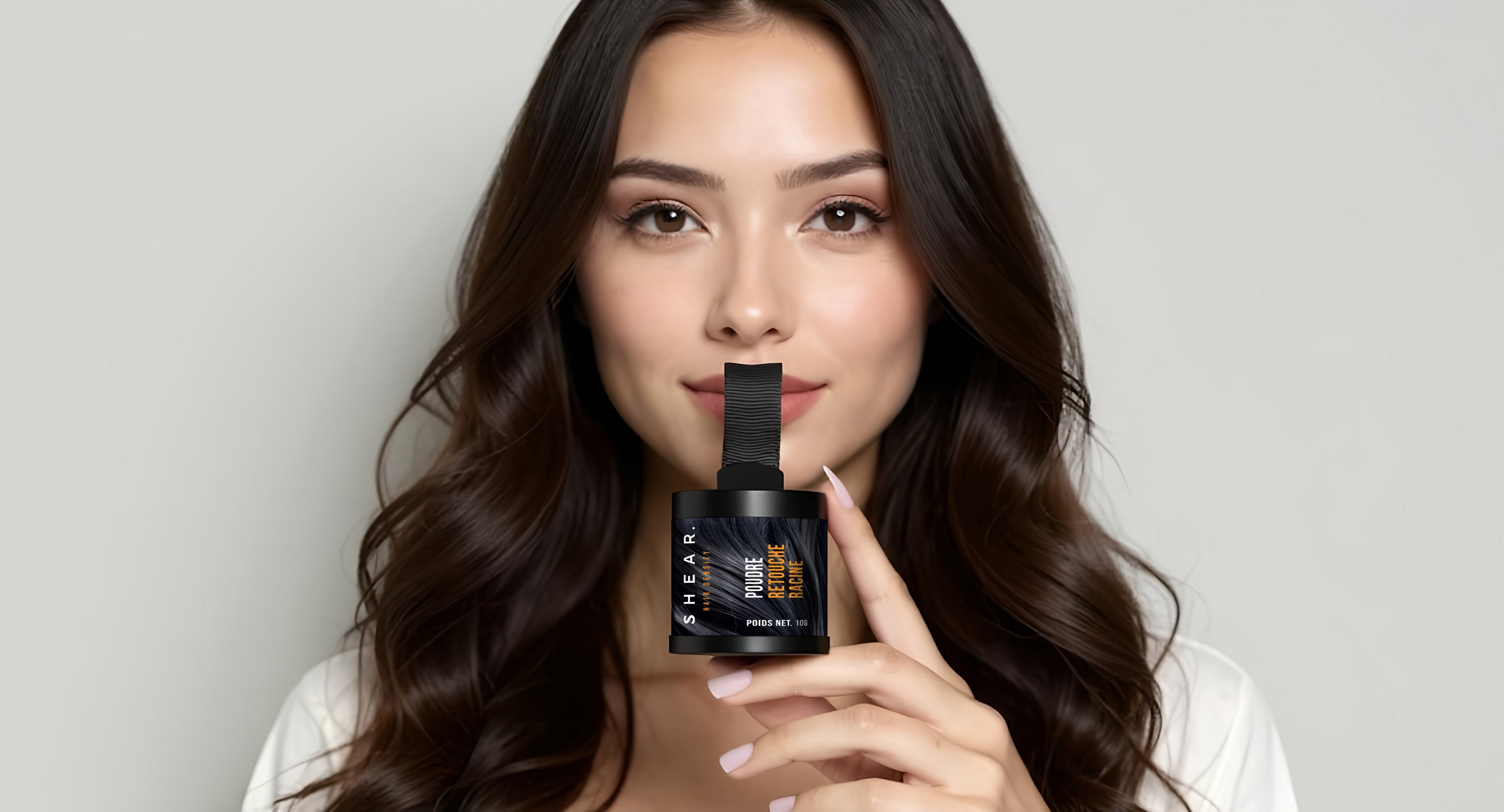 SHEAR® Poudre Retouche Racine – solution premium pour cheveux clairsemés
